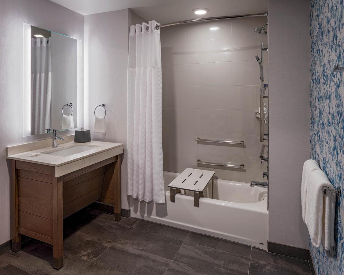 Отель Hyatt House Tampa Downtown Экстерьер фото