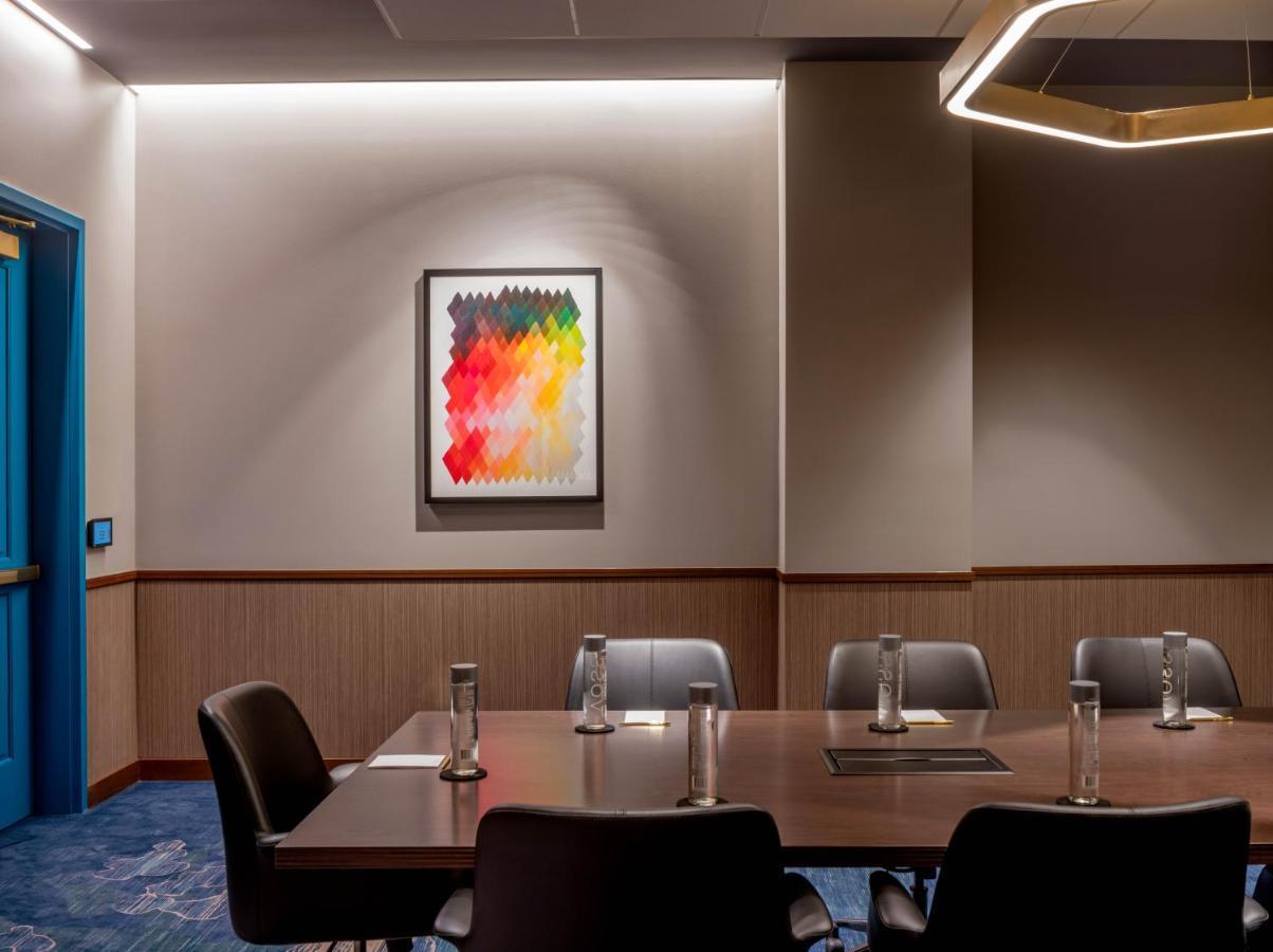 Отель Hyatt House Tampa Downtown Экстерьер фото