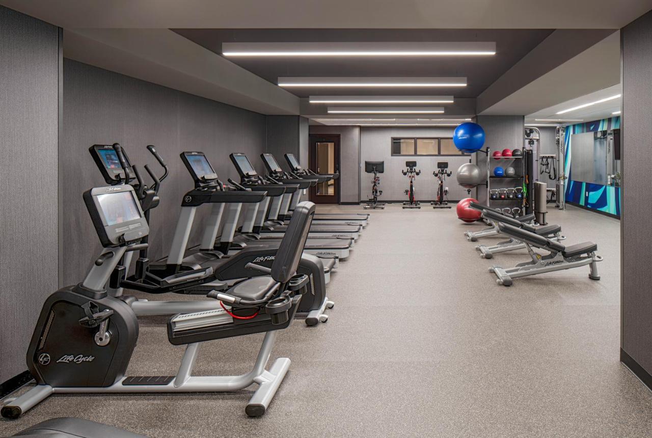 Отель Hyatt House Tampa Downtown Экстерьер фото